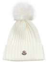 Logo Wappen Patch Pom Knit Beanie Hat White 3B00027 M1131 034 - MONCLER - BALAAN 1