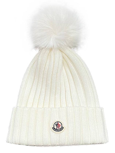 Logo Wappen Patch Pom Knit Beanie Hat White 3B00027 M1131 034 - MONCLER - BALAAN 1