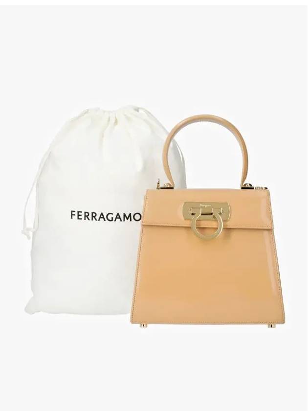 Iconic Top Handle Small Tote Bag Camel - SALVATORE FERRAGAMO - BALAAN 4