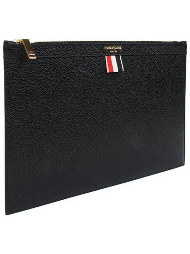 Pebble Grain Three Stripes Zipper Small Clutch Bag Black - THOM BROWNE - BALAAN 3