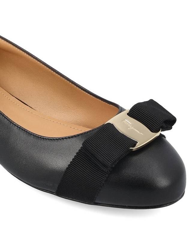 Varina Bow Ballet Flats Black - SALVATORE FERRAGAMO - BALAAN 5