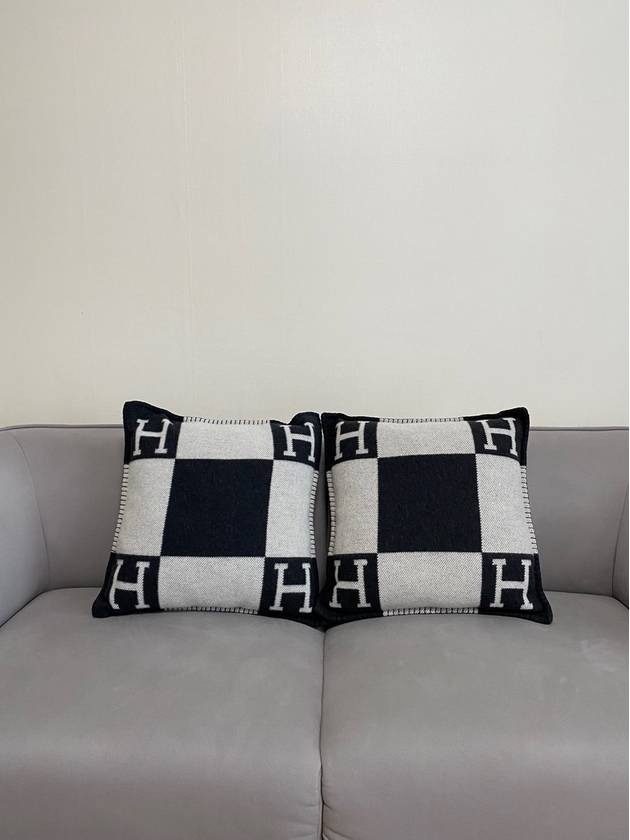 Avalon Small Cushion Black - HERMES - BALAAN 7