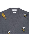 Men's Merino Bird Bee 4 Bar V-Neck Merino Cotton Cardigan Medium Grey - THOM BROWNE - BALAAN 4