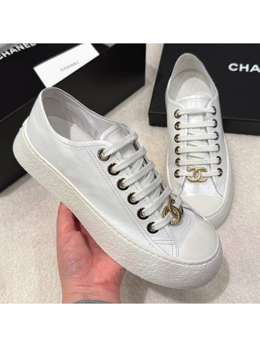 Women's Sneakers Patent White CC Gold Plated Spears - CHANEL - BALAAN 1