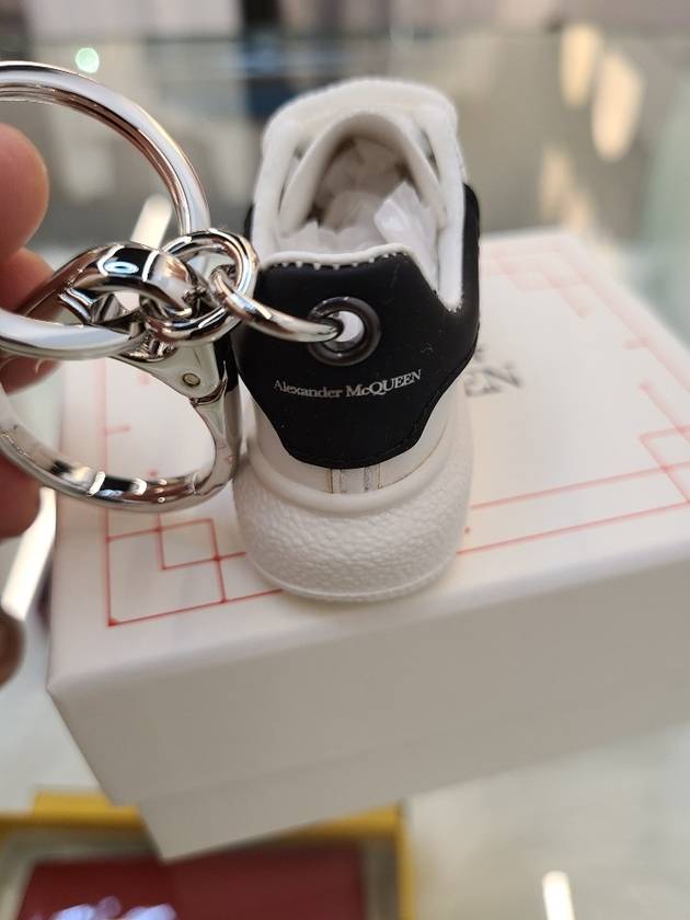 Oversole Sneakers Key Holder White - ALEXANDER MCQUEEN - BALAAN 8