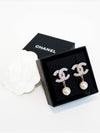 Crystal CC Pearl Drop Earrings A86506 Y00902 Z2953 - CHANEL - BALAAN 1