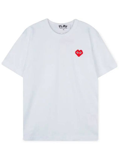 Comme des Gar ons Men s Pixel Heart Wappen White Short Sleeve T Shirt AZ T322 051 3 - COMME DES GARCONS PLAY - BALAAN 1