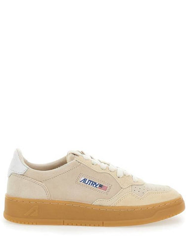 'Medalist' Beige Low Top Sneakers With Logo Patch In Suede Woman - AUTRY - BALAAN 1