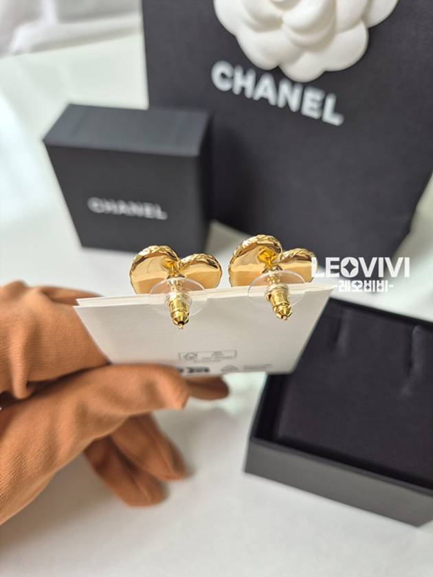 CC logo heart earrings gold color earrings ABC948 - CHANEL - BALAAN 6