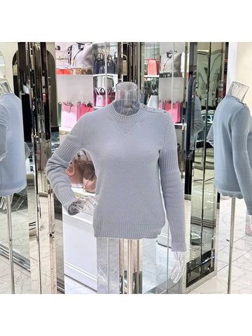 15B Turnlock Cashmere Pullover 34 Sky Blue 4ET1587 - CHANEL - BALAAN 1