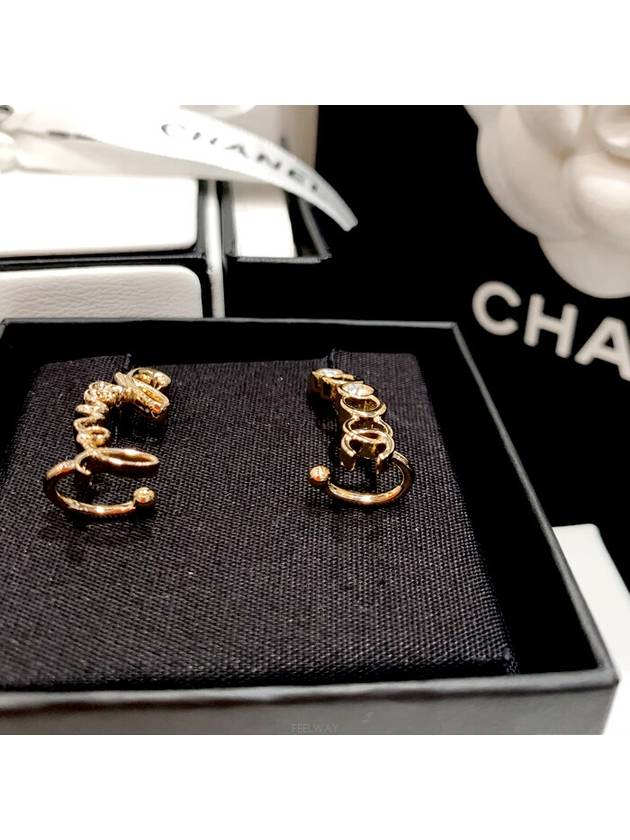 Lettering gold crystal ear cuff - CHANEL - BALAAN 5