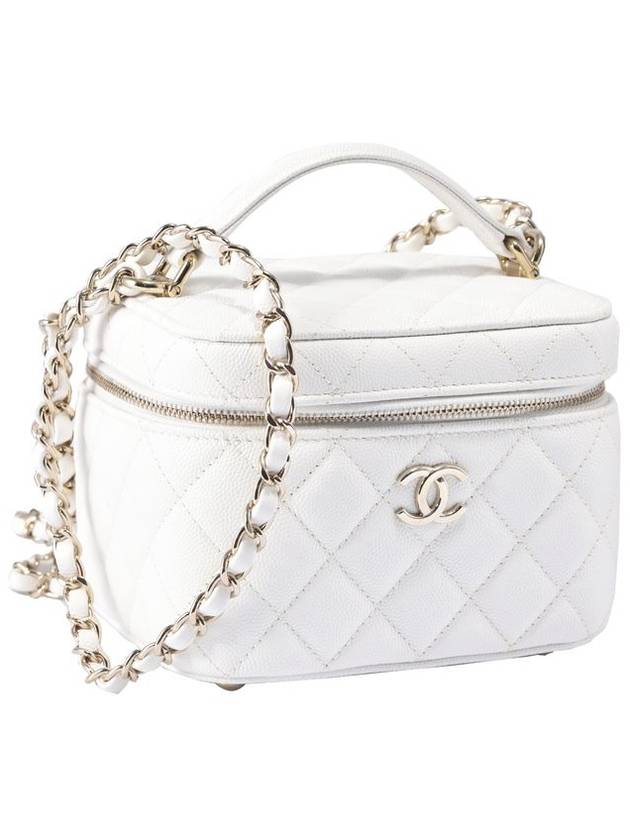 Women 22 Shinsegae Purchase Benetti Cosmetic Top Handle Bag CD5269 - CHANEL - BALAAN 2