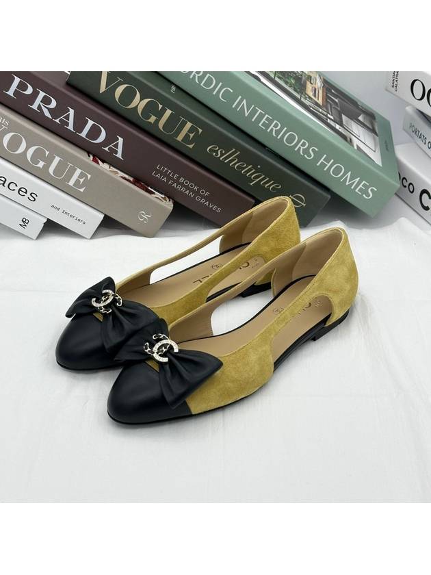 two-tone CC logo ribbon suede flat beige - CHANEL - BALAAN 3