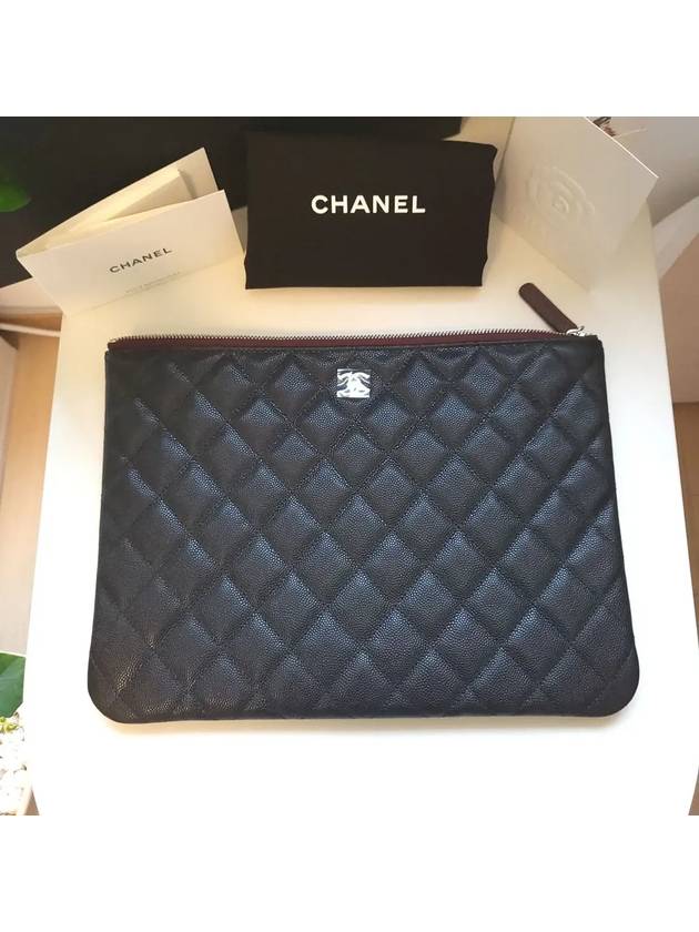 Medium Classic Clutch Bag Caviar Leather & Silver Black - CHANEL - BALAAN 5