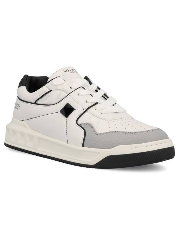 Stud Low Top Sneakers White - VALENTINO - BALAAN 3