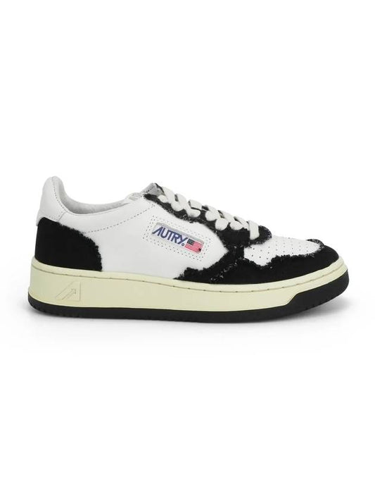 Medalist Logo Patch Leather Low Top Sneakers Black White - AUTRY - BALAAN.