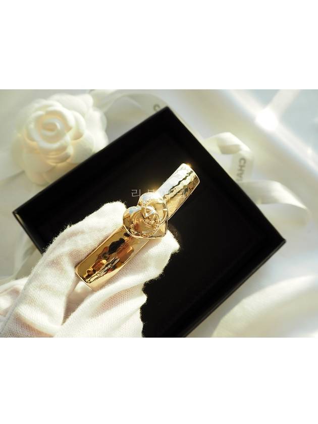 22B CC Logo Heart Gold Hairpin AB9124 - CHANEL - BALAAN 2