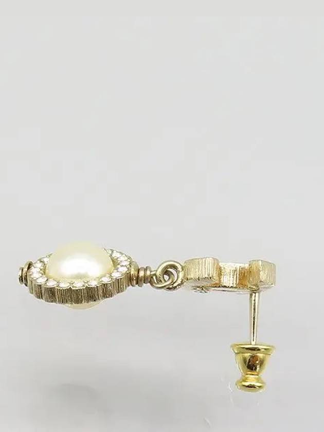 AB2307 CC Piercing Crystal Around Pearl Drop Gold Earrings - CHANEL - BALAAN 3