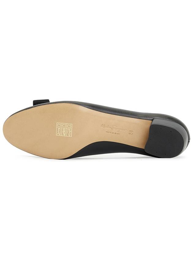 Women's Vara Pumps Black - SALVATORE FERRAGAMO - BALAAN 6