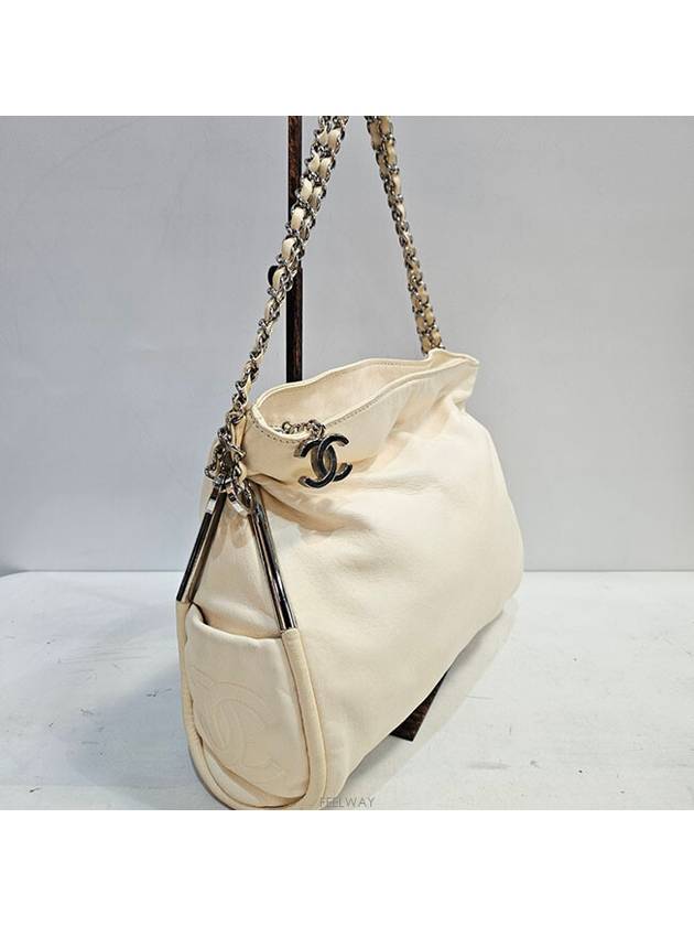 beige shoulder bag - CHANEL - BALAAN 3