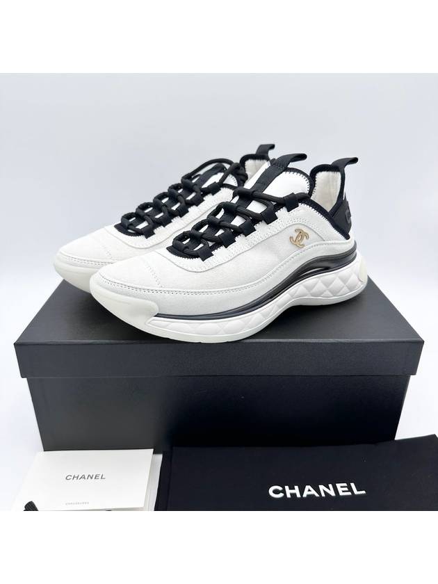 Logo Mixed Fibers Suede Low Top Sneakers White - CHANEL - BALAAN 2