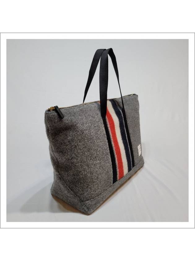 Men's Three Stripes Wool Tote Bag Gray - THOM BROWNE - BALAAN.