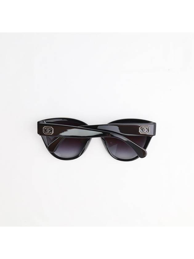 Eyewear Butterfly Heart Logo Sunglasses Black Grey - CHANEL - BALAAN 8