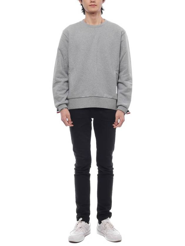 Center Back Stripe Crewneck Sweatshirt Light Grey - THOM BROWNE - BALAAN 4