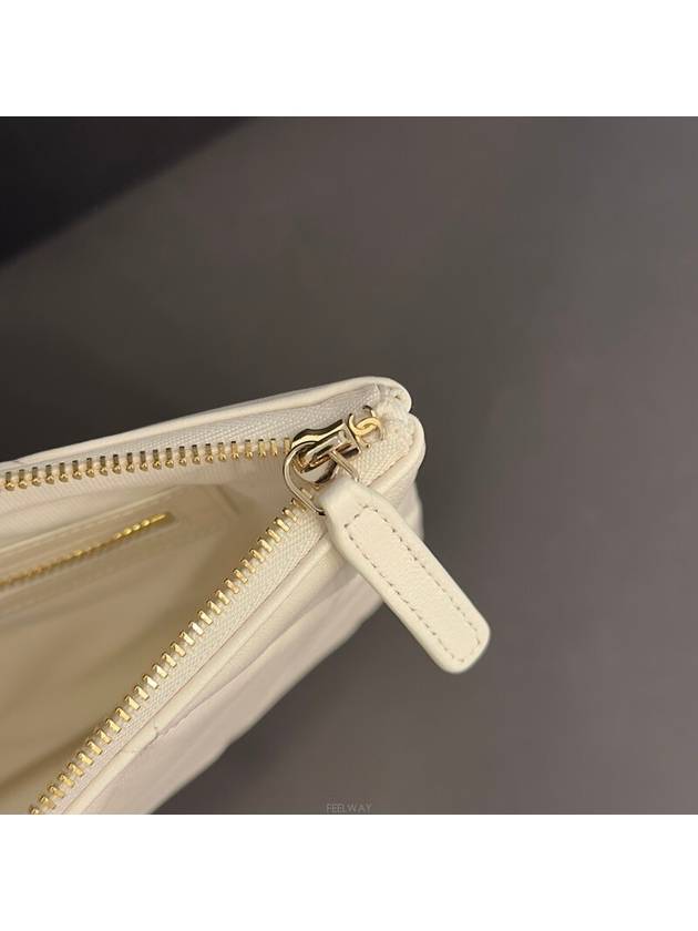 19 Nineteen White Clutch Medium Gold Metal - CHANEL - BALAAN 5