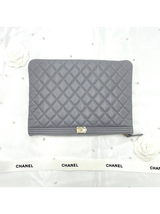 Boy Clutch Caviar Gray Medium Gold A84406 - CHANEL - BALAAN 5