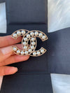 CC logo pearl brooch A64978 - CHANEL - BALAAN 5