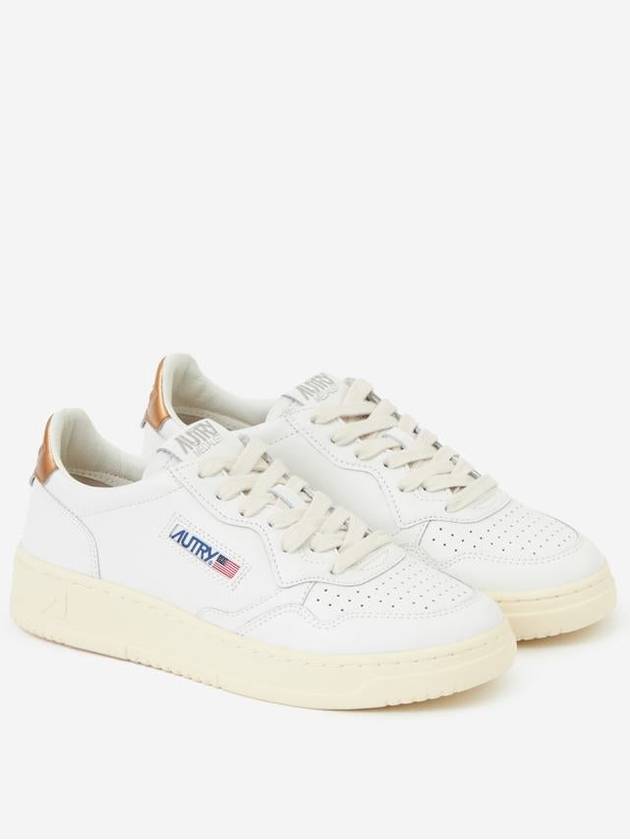 Women's Medalist Leather Low Top Sneakers White Bronze - AUTRY - BALAAN 4