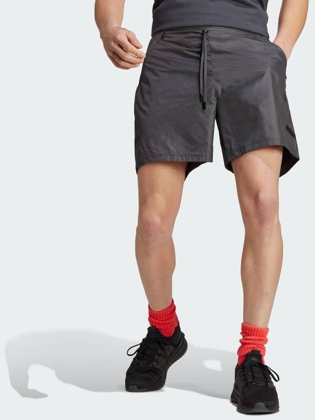 Shorts IC3714 Charcoal MENS M - ADIDAS - BALAAN 1