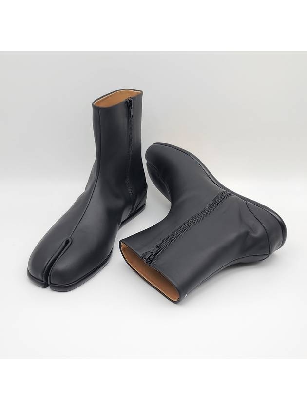 Tabi Flat Ankle Boots Black - MAISON MARGIELA - BALAAN.