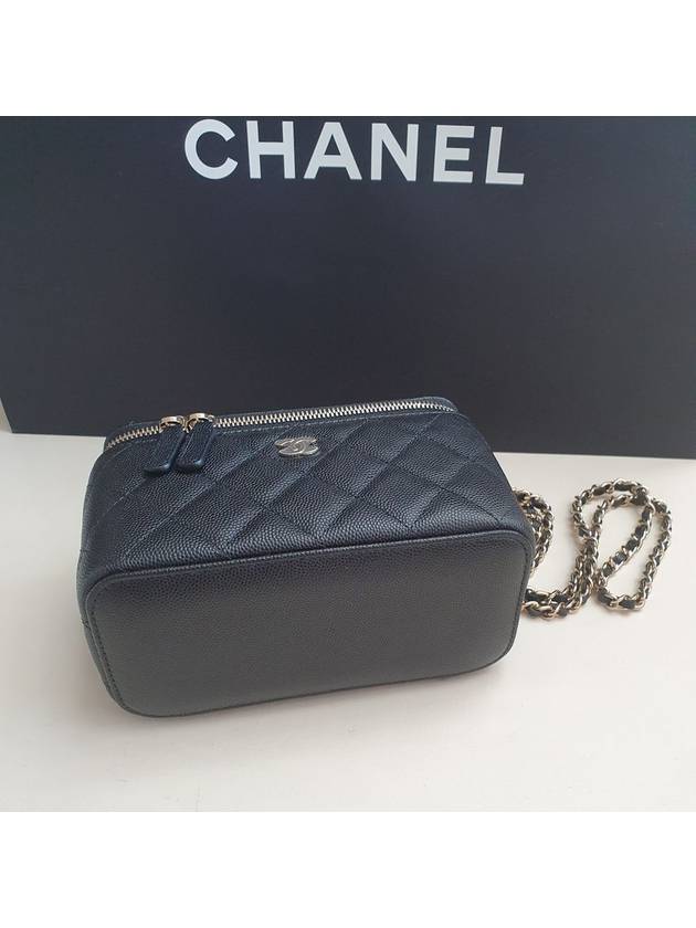 Classic Gold CC Logo Cosmetic Caviar Chain Cross Bag Black - CHANEL - BALAAN.