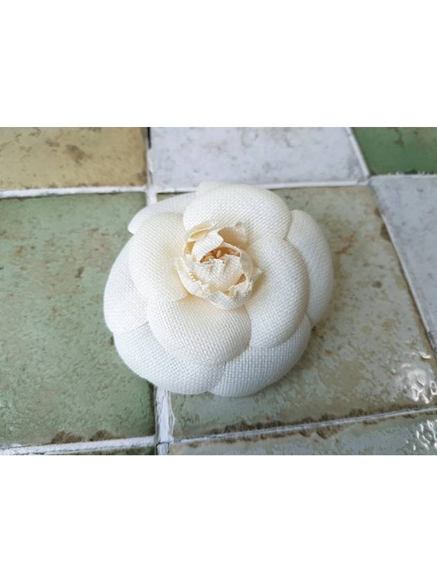 camellia corsage brooch - CHANEL - BALAAN 2