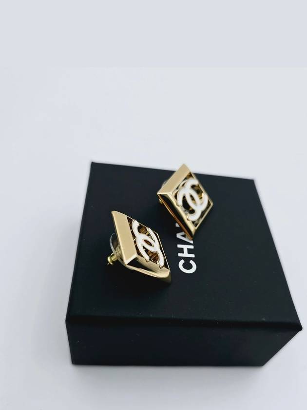 24 Workshop Square Earrings CC Logo Stud Black White Gold ABD872 - CHANEL - BALAAN 5