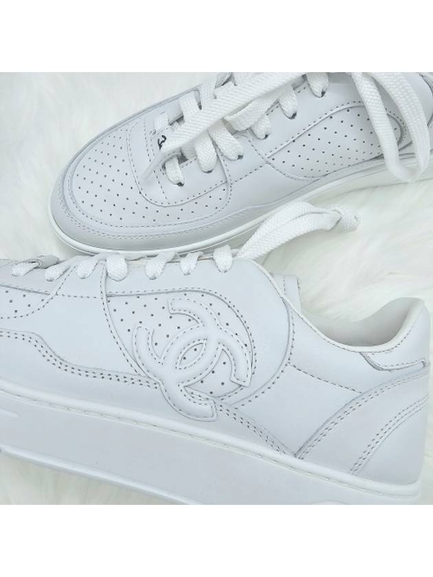 CC Logo Calfskin Low Top Sneakers White - CHANEL - BALAAN 3