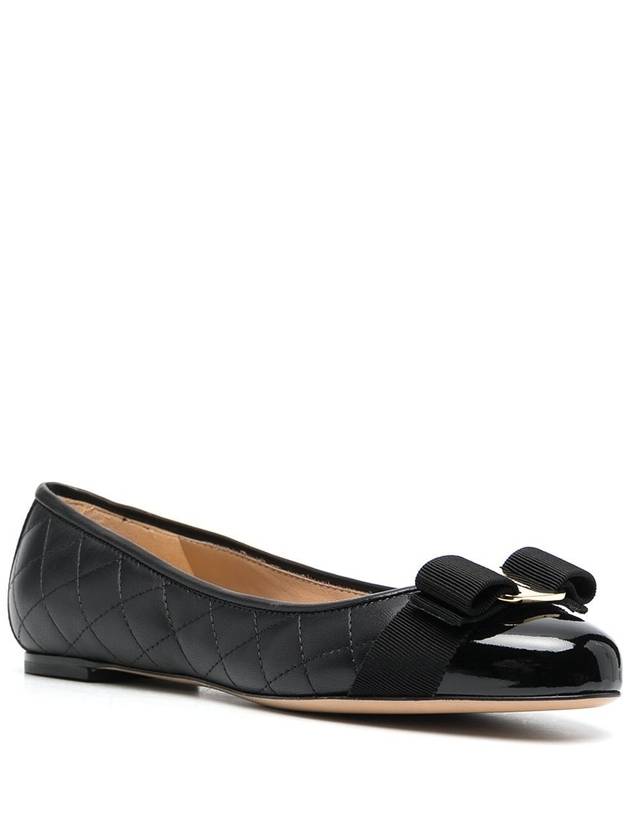 Varina Quilting Leather Ballet Flat Black - SALVATORE FERRAGAMO - BALAAN 5