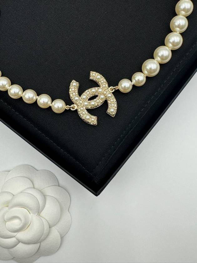 Necklace Metal Glass Pearls Resin & Gold Pearly White Crystal - CHANEL - BALAAN 5