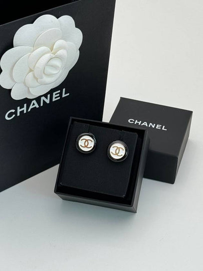 CC logo earrings two tone round black white ABC997 - CHANEL - BALAAN 2