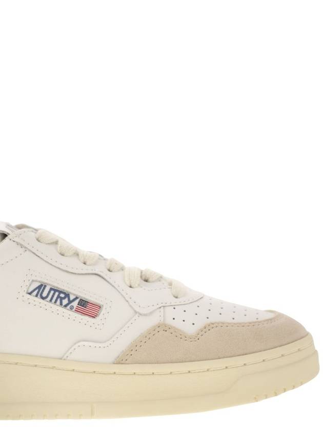 MEDALIST LOW - Leather and Suede Sneakers - AUTRY - BALAAN 6