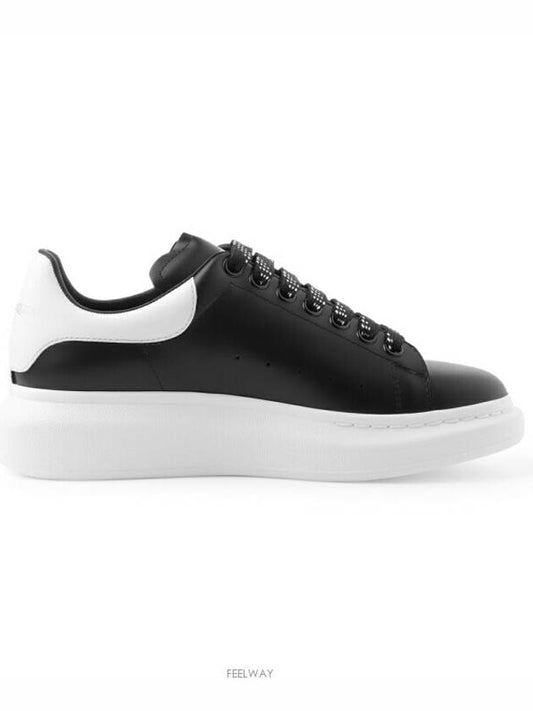 Oversized Leather Tab Low Top Sneakers Black - ALEXANDER MCQUEEN - BALAAN 2