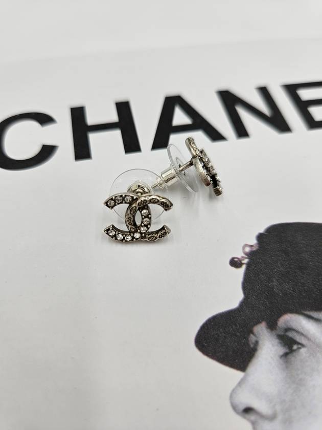 CC logo crystal earrings silver - CHANEL - BALAAN 6