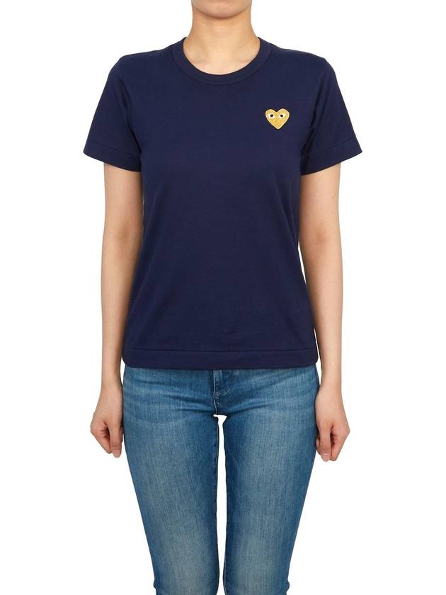 Play Women's Small Gold Wappen Short Sleeve T-Shirt P1 T215 2 Navy - COMME DES GARCONS - BALAAN 2