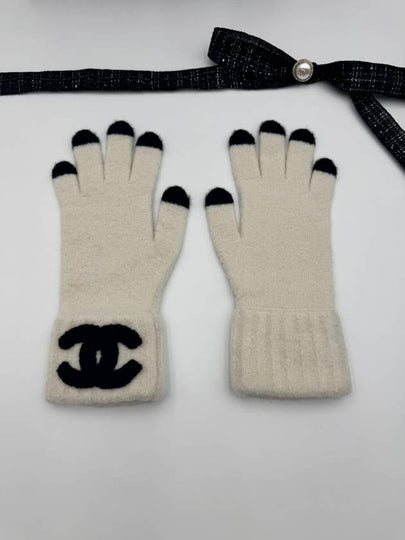 CC Logo Gloves White Black AAA591 - CHANEL - BALAAN 2