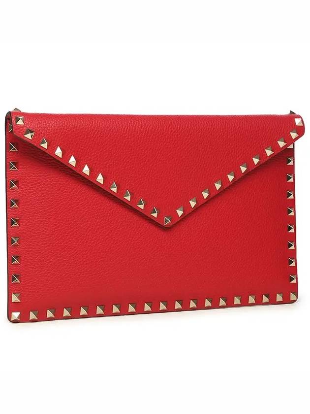 Rockstud Envelope Clutch Bag Red - VALENTINO - BALAAN 4