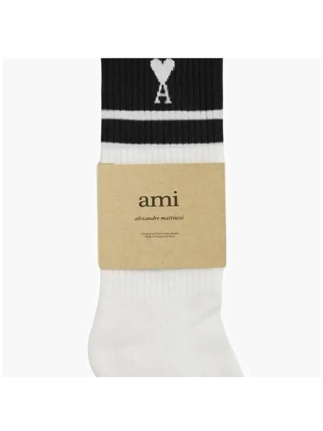 USC001 AW0015 001 De Coeur Heart Logo Striped Socks - AMI - BALAAN 3