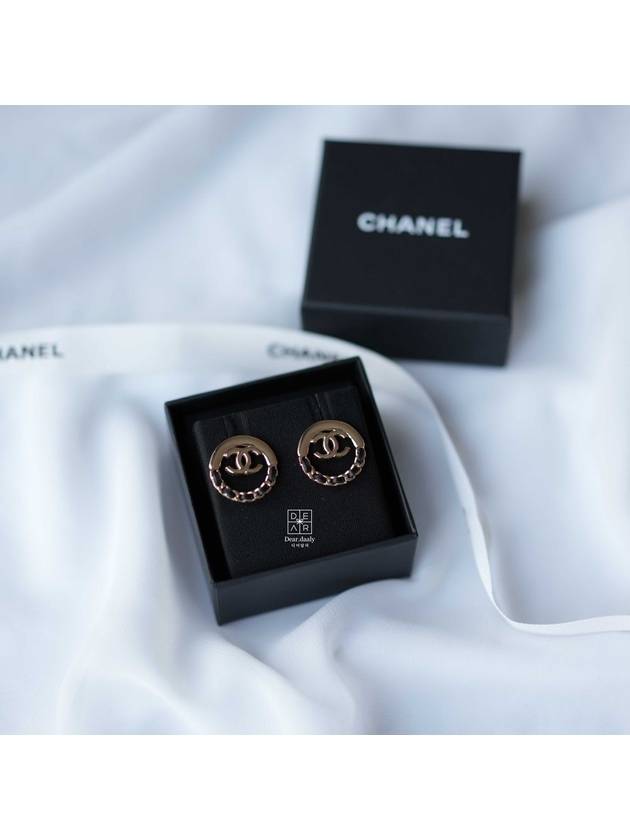 Women s CC Logo Circle Chain Earrings Black Gold - CHANEL - BALAAN 3