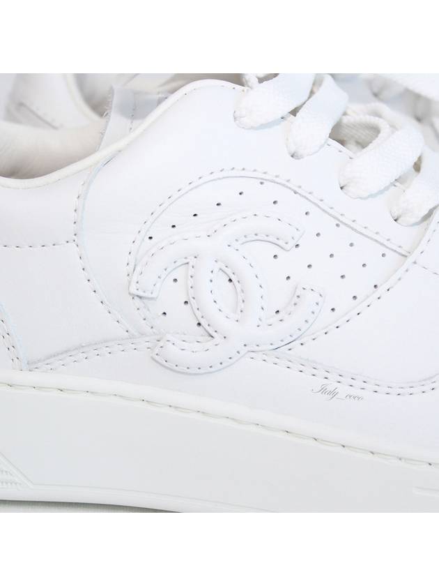 CC Logo Calfskin Low Top Sneakers White - CHANEL - BALAAN 7